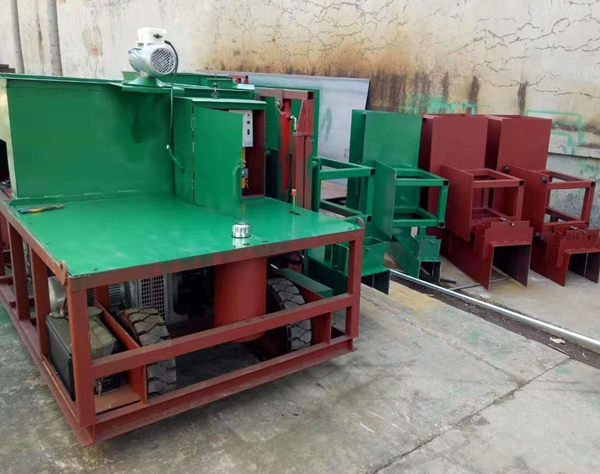 路肩滑膜成型機,路肩機定制模具展示